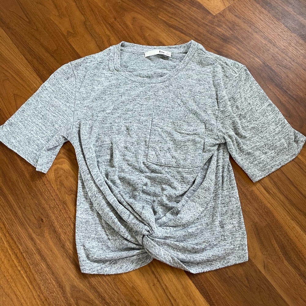 gray aritzia top
